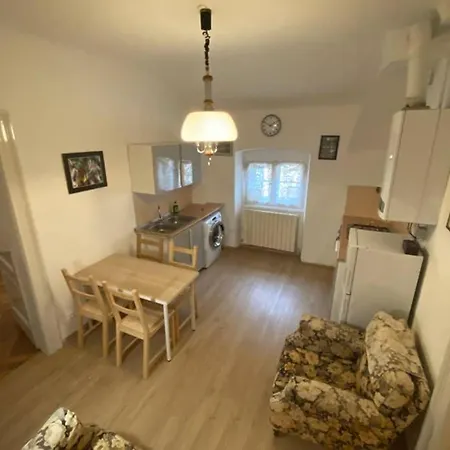 Eastnortheast Wind شقة