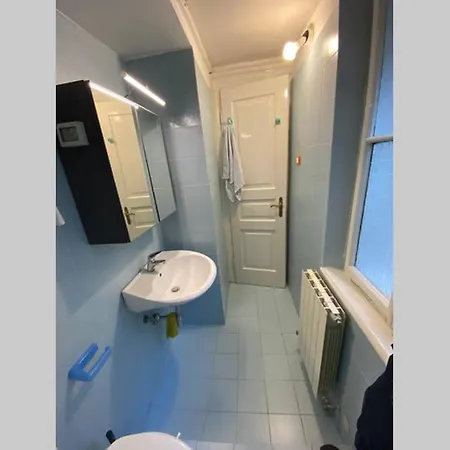 Lejlighed Eastnortheast Wind