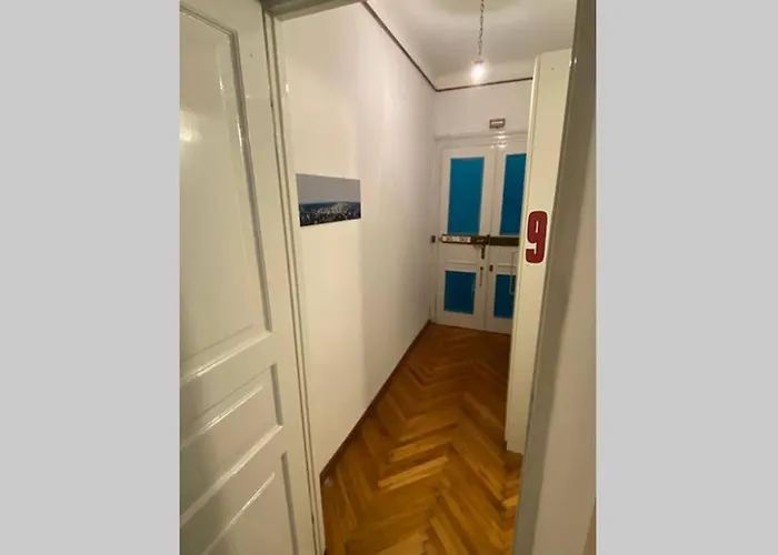 Eastnortheast Wind Апартаменти Трієст