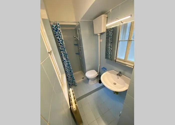 Eastnortheast Wind Апартаменти Трієст