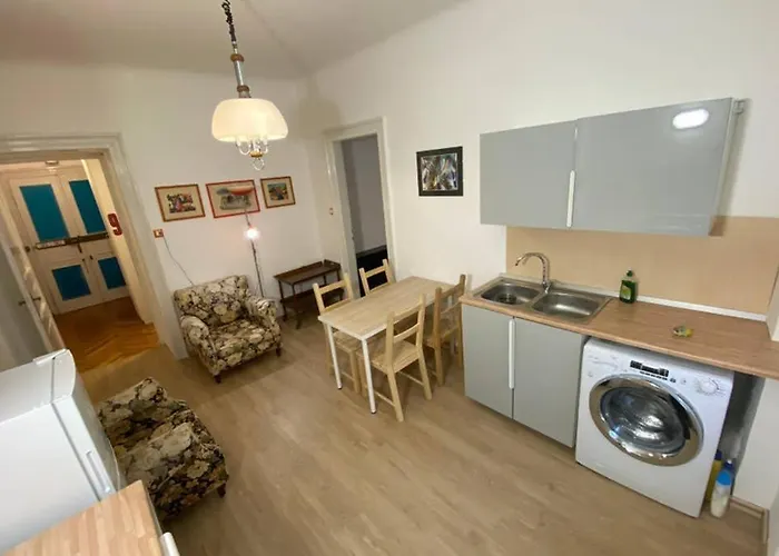 Eastnortheast Wind Апартаменти