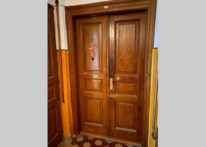 Апартаменти Eastnortheast Wind *